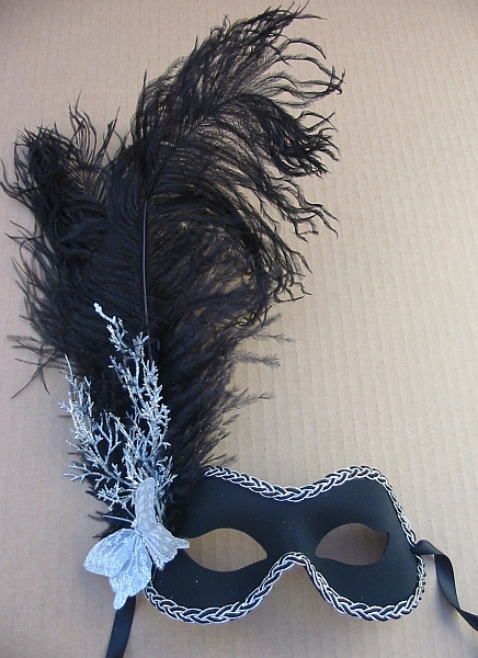 (image for) Silver Frost Black Feather Mask Themed Parties U602 - Click Image to Close