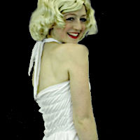(image for) Iconic Marilyn Monroe Hollywood Adult Costume. Halloween Medium+ (Std) QCO1503Std